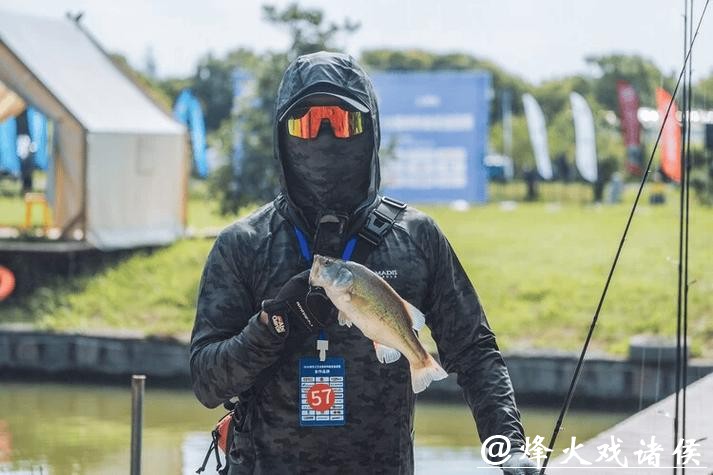 冠军的选择:阿玛迪斯专业钓鱼服成为垂钓者的“第二层皮肤” 冠军的选择:阿玛迪斯专业钓鱼服成为垂钓者的“第二层皮肤”